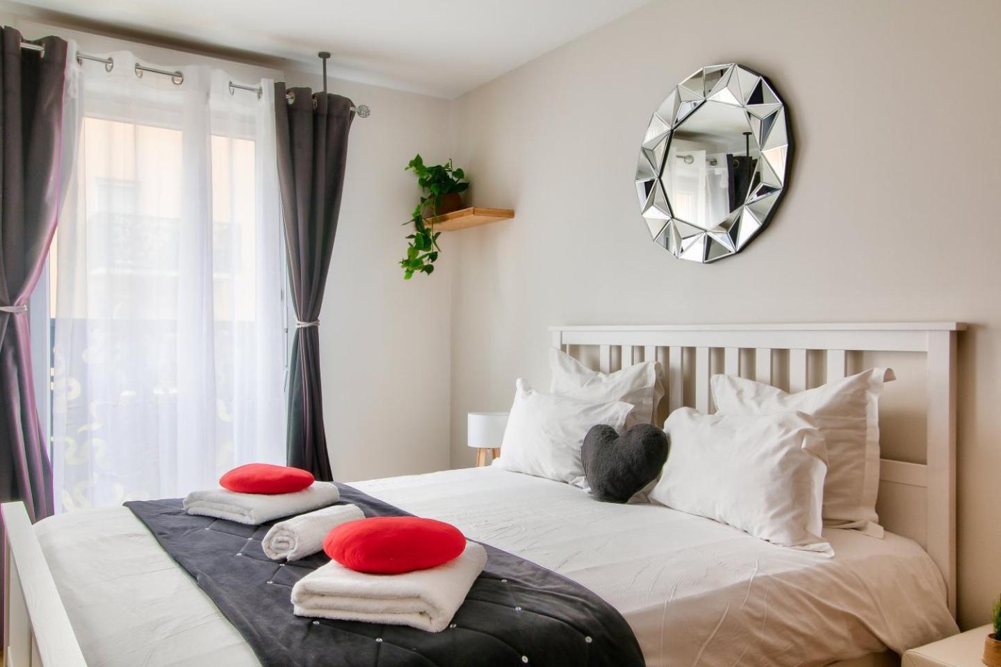 123Home - Suite & Spa Xl Монтеврен Екстер'єр фото